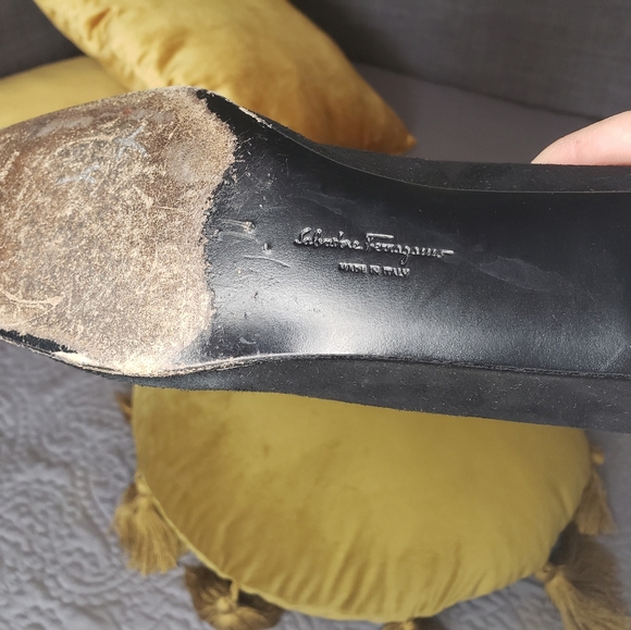 Black suede and fabric vintage Ferragamo shoes - Picture 5 of 9